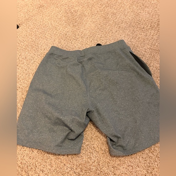 Yoga Crow shorts - Picture 3 of 3